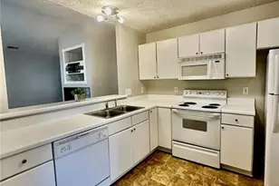 360 Bubble Creek Ct, Fayetteville, NC 28311 - Photo 10