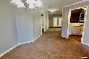 360 Bubble Creek Ct, Fayetteville, NC 28311 - Photo 6