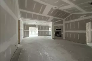 30381 E Lake Rd, Wagram, NC 28396 - Photo 4