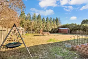 1111 Thistle Gold Dr, Hope Mills, NC 28348 - Photo 32