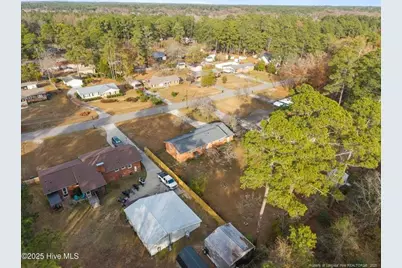 820 E Donaldson Avenue, Raeford, NC 28376 - Photo 10