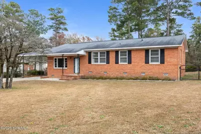 820 E Donaldson Avenue, Raeford, NC 28376 - Photo 2