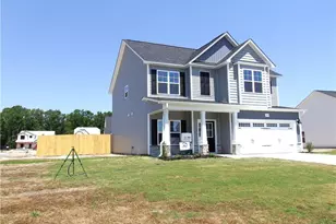 4734 Scenic Pines Dr, Hope Mills, NC 28348 - Photo 2