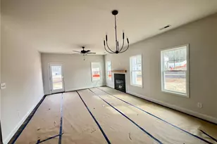 3879 Blackhills Rd, Fayetteville, NC 28311 - Photo 2