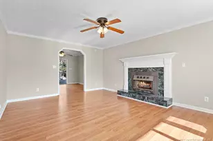 610 W 6th Ave, Raeford, NC 28376 - Photo 6