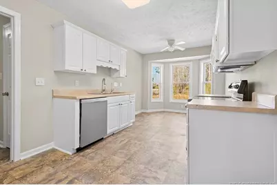 610 W 6th Avenue, Raeford, NC 28376 - Photo 12