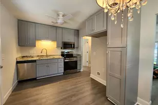 1207 Hillsboro St, Fayetteville, NC 28301 - Photo 18