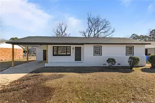 284 Bonanza Dr, Fayetteville, NC 28303 - Photo 2