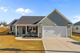 153 Magnolia St, Parkton, NC 28371 - Photo 2