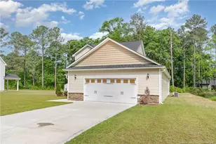 105 Forest Wood Dr, Salemburg, NC 28385 - Photo 2