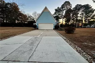 684 N Wilkinson Dr, Saint Pauls, NC 28384 - Photo 6