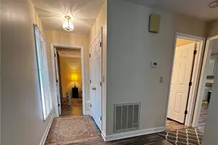 684 N Wilkinson Dr, Saint Pauls, NC 28384 - Photo 8