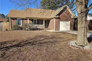 1162 Derbyshire Rd, Fayetteville, NC 28314 - Photo 4