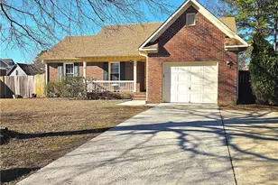 1162 Derbyshire Rd, Fayetteville, NC 28314 - Photo 2