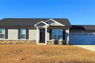 1208 Piper Ct, Hope Mills, NC 28348 - Photo 1