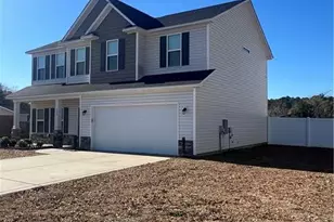 1628 Strickland Bridge Rd, Fayetteville, NC 28304 - Photo 4