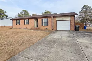 6560 Honeysuckle Dr, Fayetteville, NC 28304 - Photo 2