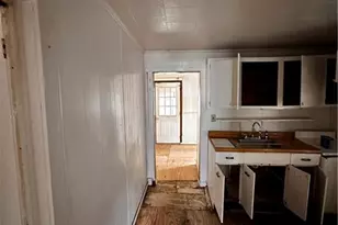 220 Winn St, Mount Olive, NC 28365 - Photo 14