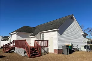 3613 Woodcliff Dr, Lumberton, NC 28358 - Photo 4