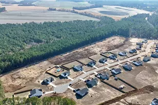 72 Orchard Ln, Parkton, NC 28371 - Photo 6