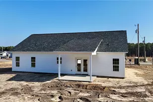 83 Orchard Ln, Parkton, NC 28371 - Photo 6