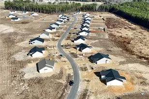 120 Orchard Ln, Parkton, NC 28371 - Photo 4