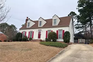 5453 Thompson Cir, Hope Mills, NC 28348 - Photo 2