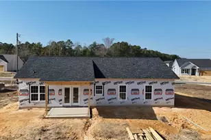 90 Orchard Ln, Parkton, NC 28371 - Photo 2