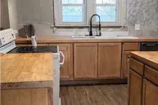 205 N College St, Red Springs, NC 28377 - Photo 4