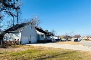 216 Stirling Dr NE, Lumberton, NC 28358 - Photo 32