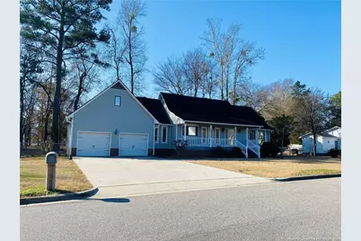 216 Stirling Drive NE, Lumberton, NC 28358 - Photo 2