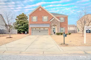 1430 Vandenberg Dr, Fayetteville, NC 28312 - Photo 1