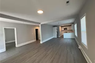 304 S Patterson St, Maxton, NC 28364 - Photo 2