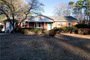 1733 Daisy Ln, Fayetteville, NC 28303 - Photo 2