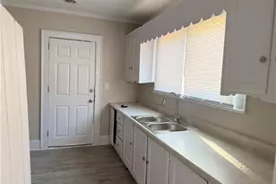 307 Hawthorne Dr, Fayetteville, NC 28301 - Photo 4