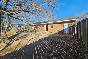 2160 Quailridge Dr, Fayetteville, NC 28304 - Photo 12