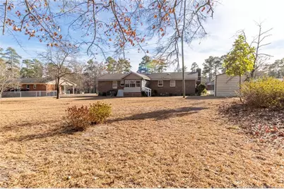 823 E Donaldson Avenue, Raeford, NC 28376 - Photo 4