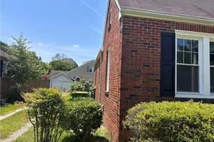 202 E 17th St, Lumberton, NC 28358 - Photo 16