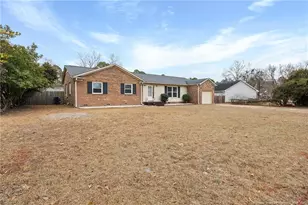 3555 Sturbridge Dr, Hope Mills, NC 28348 - Photo 4