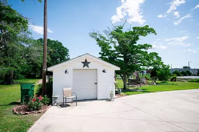 208 W Thompson Street, Fairmont, NC 28340 - Photo 16