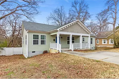 709 Hawkins Avenue, Sanford, NC 27330 - Photo 4