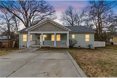 709 Hawkins Avenue, Sanford, NC 27330 - Photo 2