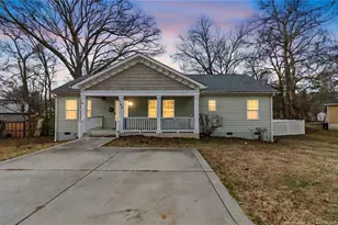 709 Hawkins Ave, Sanford, NC 27330 - Photo 2