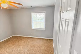 2879 County Line Rd, Saint Pauls, NC 28384 - Photo 8