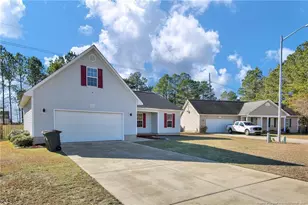 623 Cypress Pond Dr, Hope Mills, NC 28348 - Photo 2