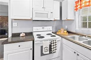 1602 Camelot Dr, Fayetteville, NC 28304 - Photo 10