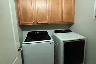 381 Gallery Dr, Spring Lake, NC 28390 - Photo 4