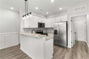 802 Holmes St, Clinton, NC 28328 - Photo 10