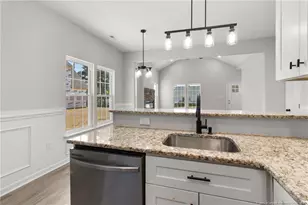 802 Holmes St, Clinton, NC 28328 - Photo 12