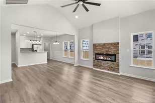 802 Holmes St, Clinton, NC 28328 - Photo 6